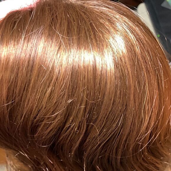 Brown wavy wig. Combs smoothly like hair.  Not sure if it's real/synthetic. - Picture 8 of 14